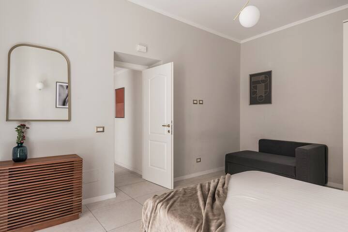 The Best Rent- Bright apartment in San Pietro gallery image 5