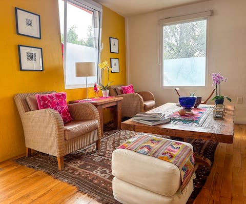 Top Airbnb: Loft with Soul – Private Deck & Natural Light in Escandón