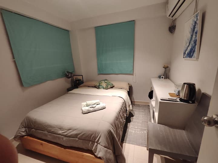 Guests Bedroom Pui O- Double Bed + Bath - Discovery Bay