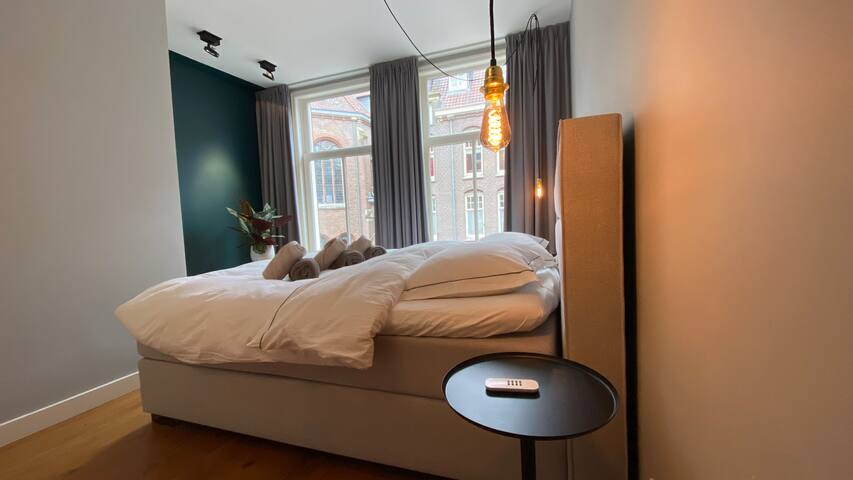 Momo’s Deluxe Apartment – De Pijp Amsterdam gallery image 2