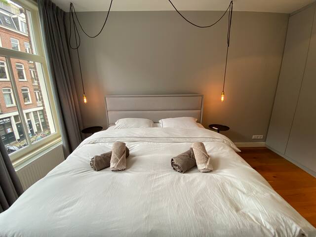 Momo’s Deluxe Apartment – De Pijp Amsterdam gallery image 4