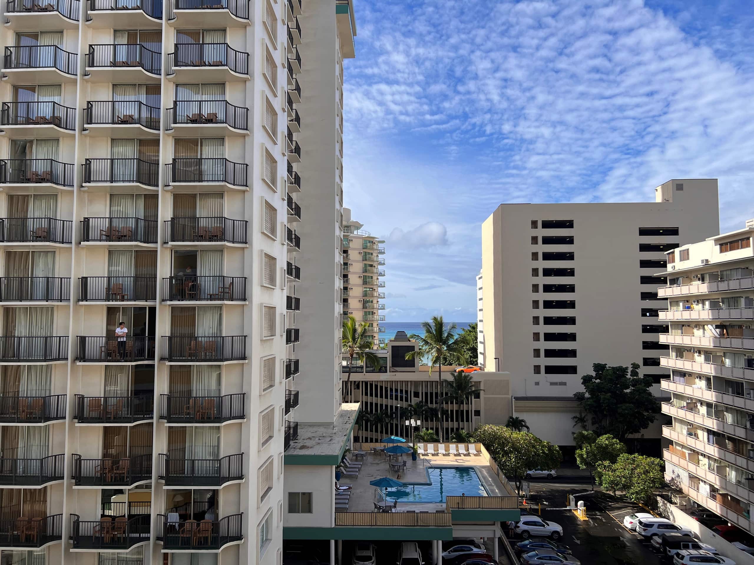 Condo in Honolulu · ★4.82 · Studio · 2 beds · 1 private bath - Image 19
