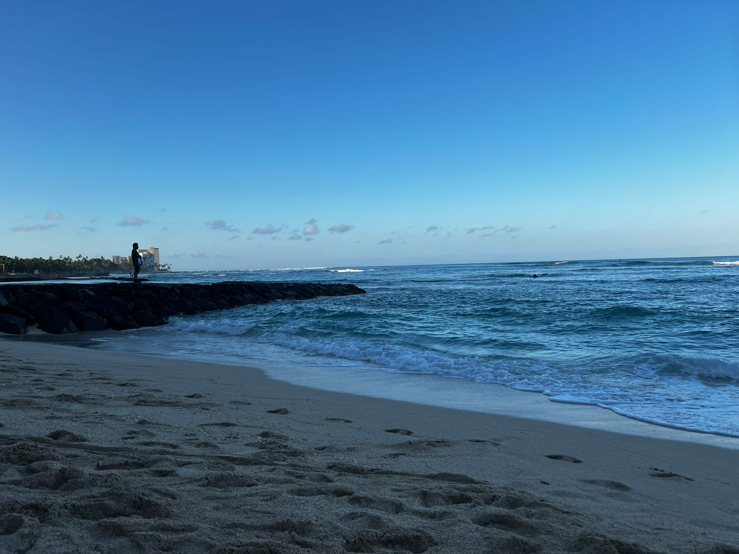 Condo in Honolulu · ★4.82 · Studio · 2 beds · 1 private bath - Image 39