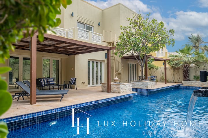 Lux | The Meadows 5 Bed Villa - Dubai