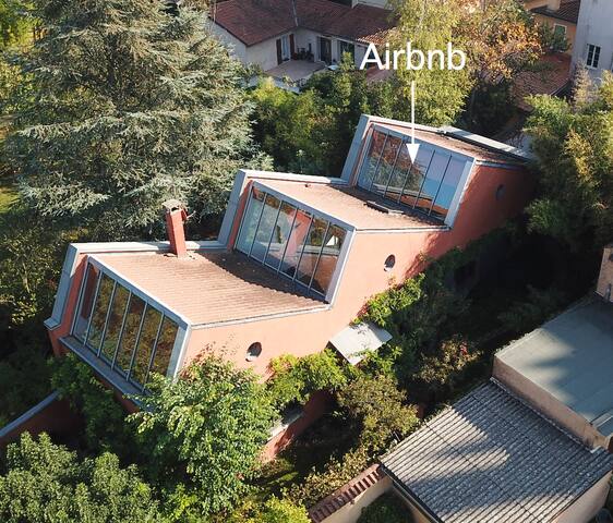 Former factory converted into loft LYON – 4 people