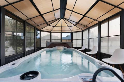 Mountain View! 7BR 4 BA, pets, spa, HUGE deck! LUX