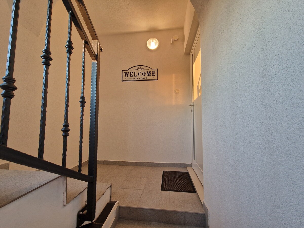 1A  · Comfort apartment with Vineyard view