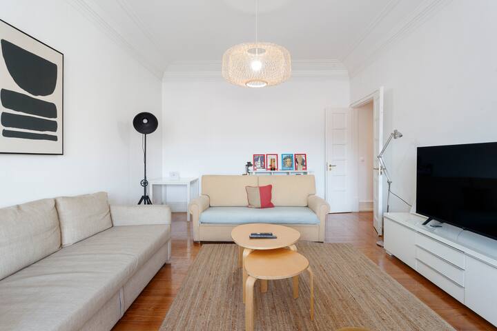 The Strawberry Fields 6 BDR Apt @Avenida Liberdade gallery image 4