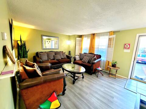 Kingstowne 2 Bedroom Cozy Townhome