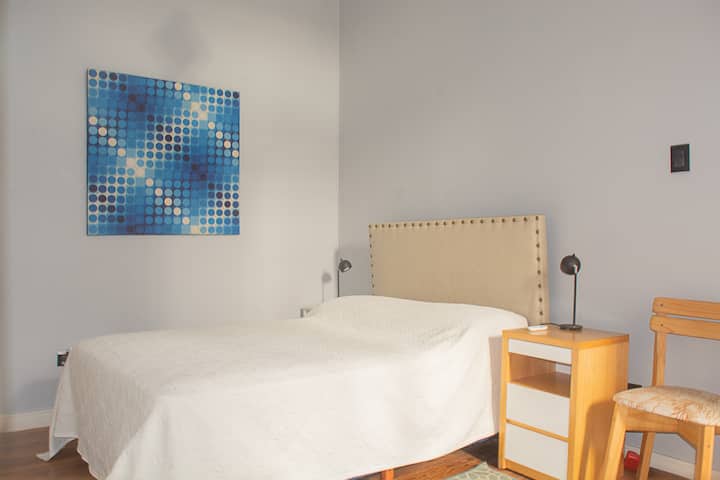 Suite avec système de climatisation Split et télévision connectée. Toute la maison sur un étage pour plus de commodité