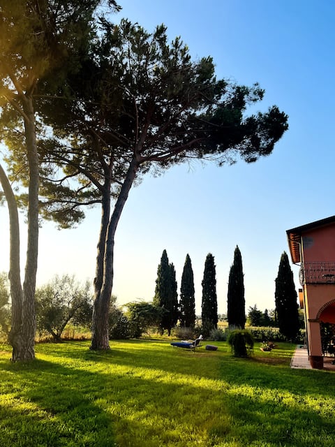 Country Villa near beach: relax or explore Tuscany