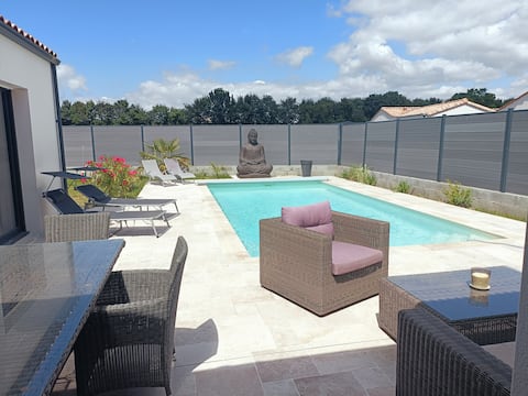 house with pool beach port des barques