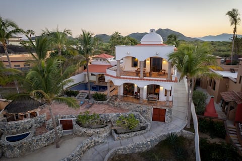 Casa de las Sonrisas | Beachfront Oasis with Pool