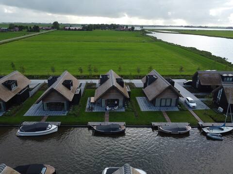 Aan Het Water Wetterhaghe possibly with sturdy E-sloep