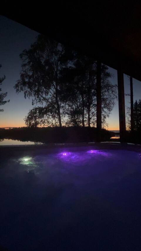 Cottage with outdoor hot tub by the sea in Vaasa
