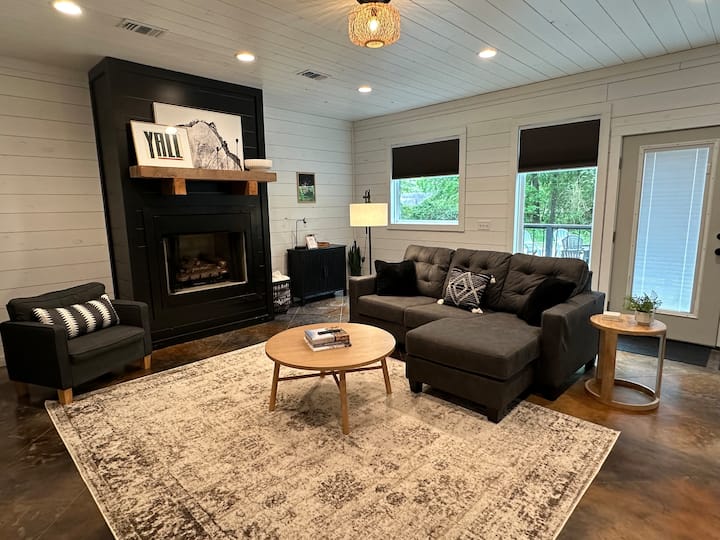 The Riser - Brand New Modern Getaway In Broken Bow - Broken Bow, OK