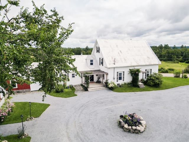 Farmhouse at Ticklebelly Hill
