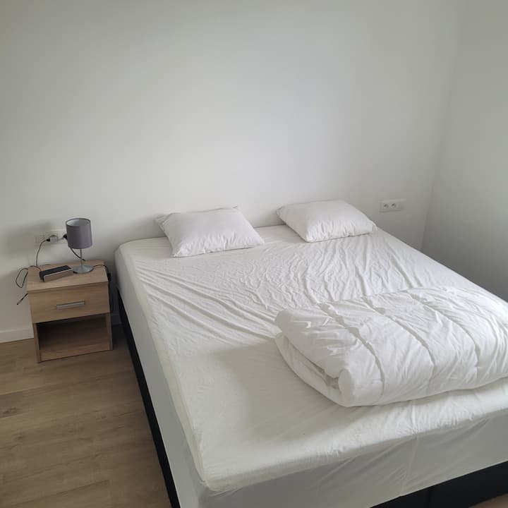 La biancheria da letto deve essere fornita da te.