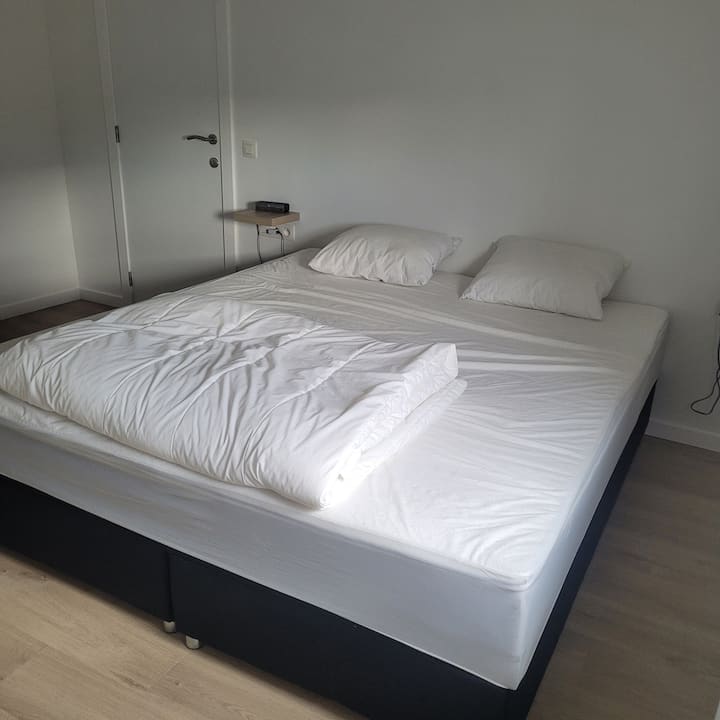 La biancheria da letto deve essere fornita da te.