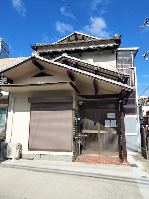 1 train stop or 9 min by taxi from KIX