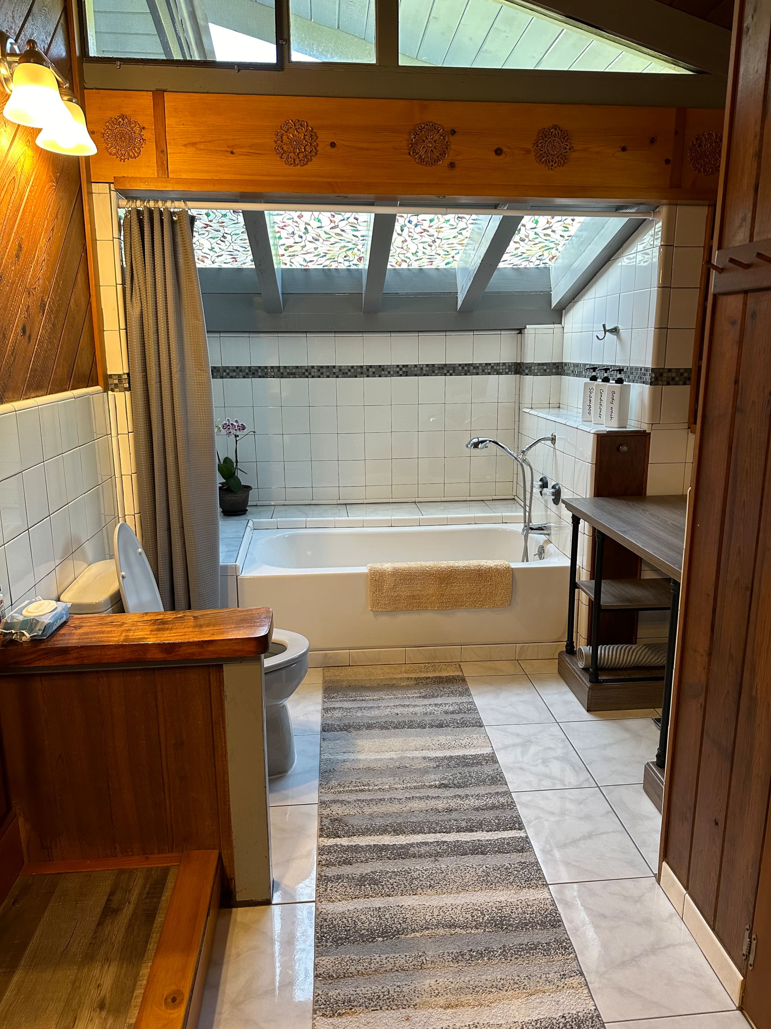 Home in Hilo · ★5.0 · 1 bedroom · 2 beds · 1 private bath - Image 42