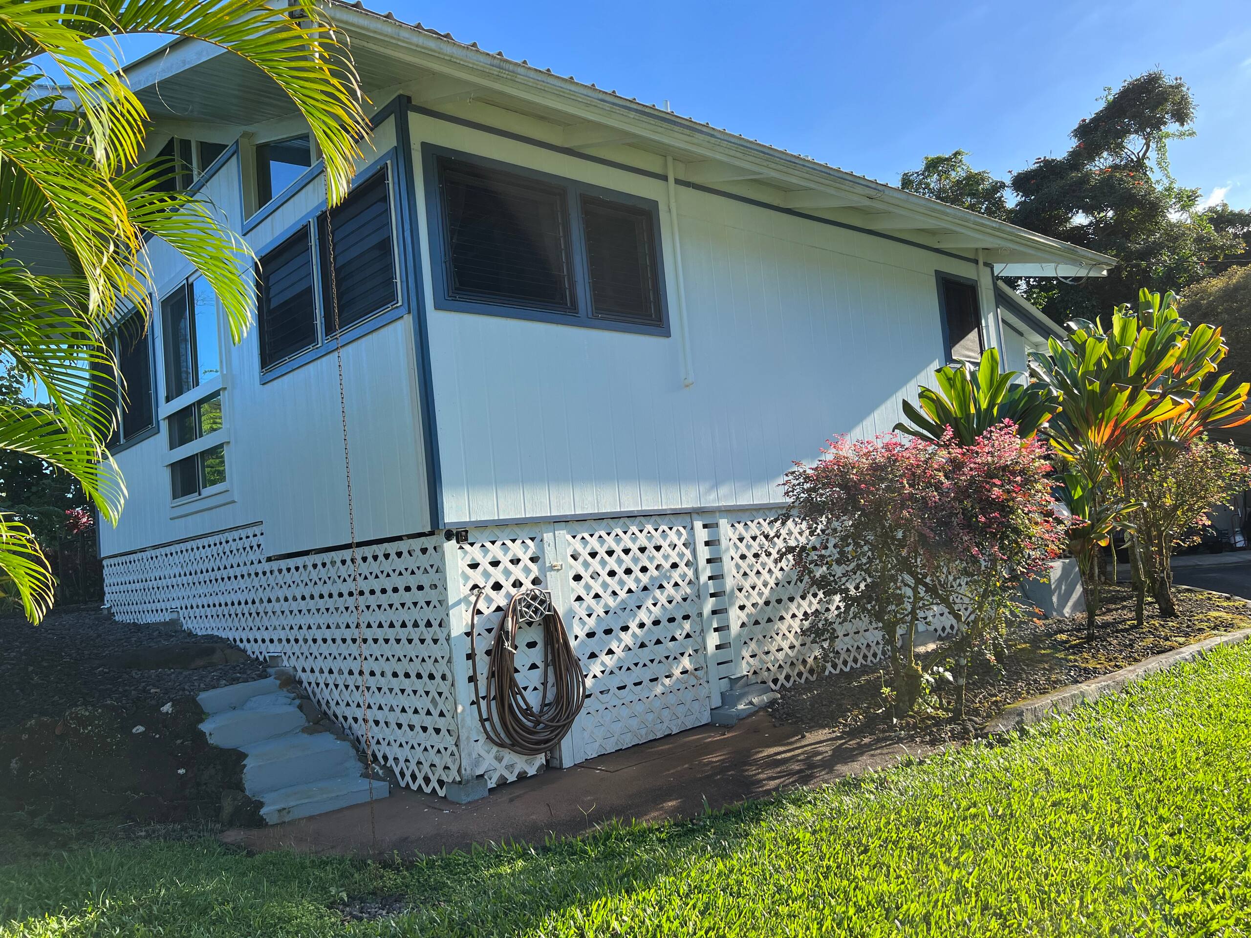 Home in Hilo · ★5.0 · 1 bedroom · 2 beds · 1 private bath - Image 112