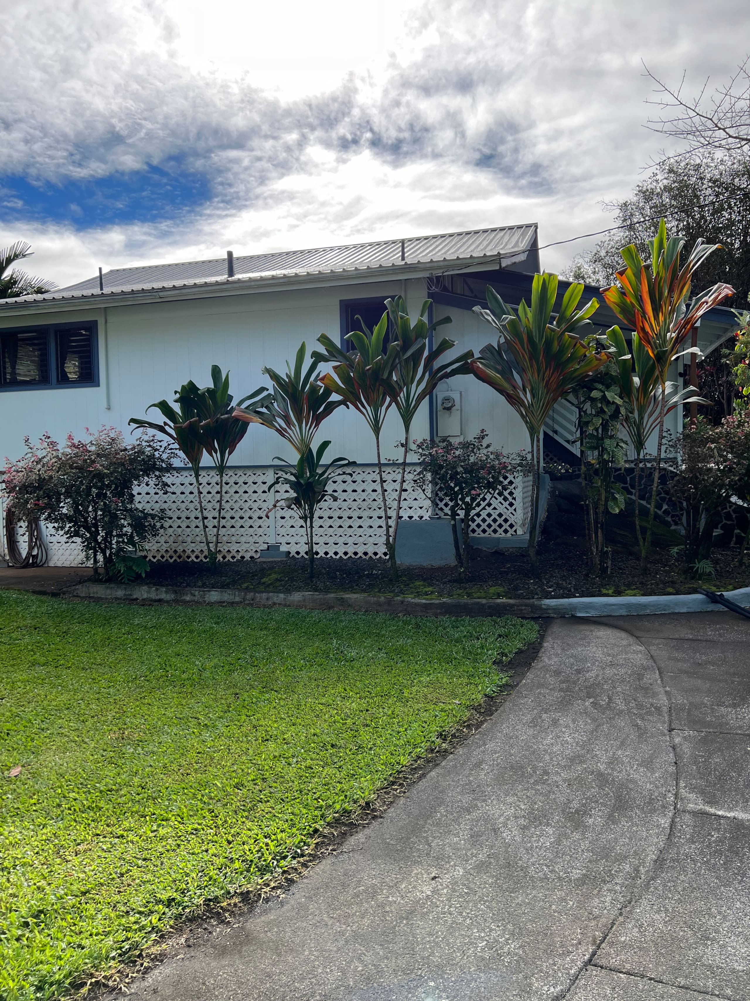Home in Hilo · ★5.0 · 1 bedroom · 2 beds · 1 private bath - Image 101