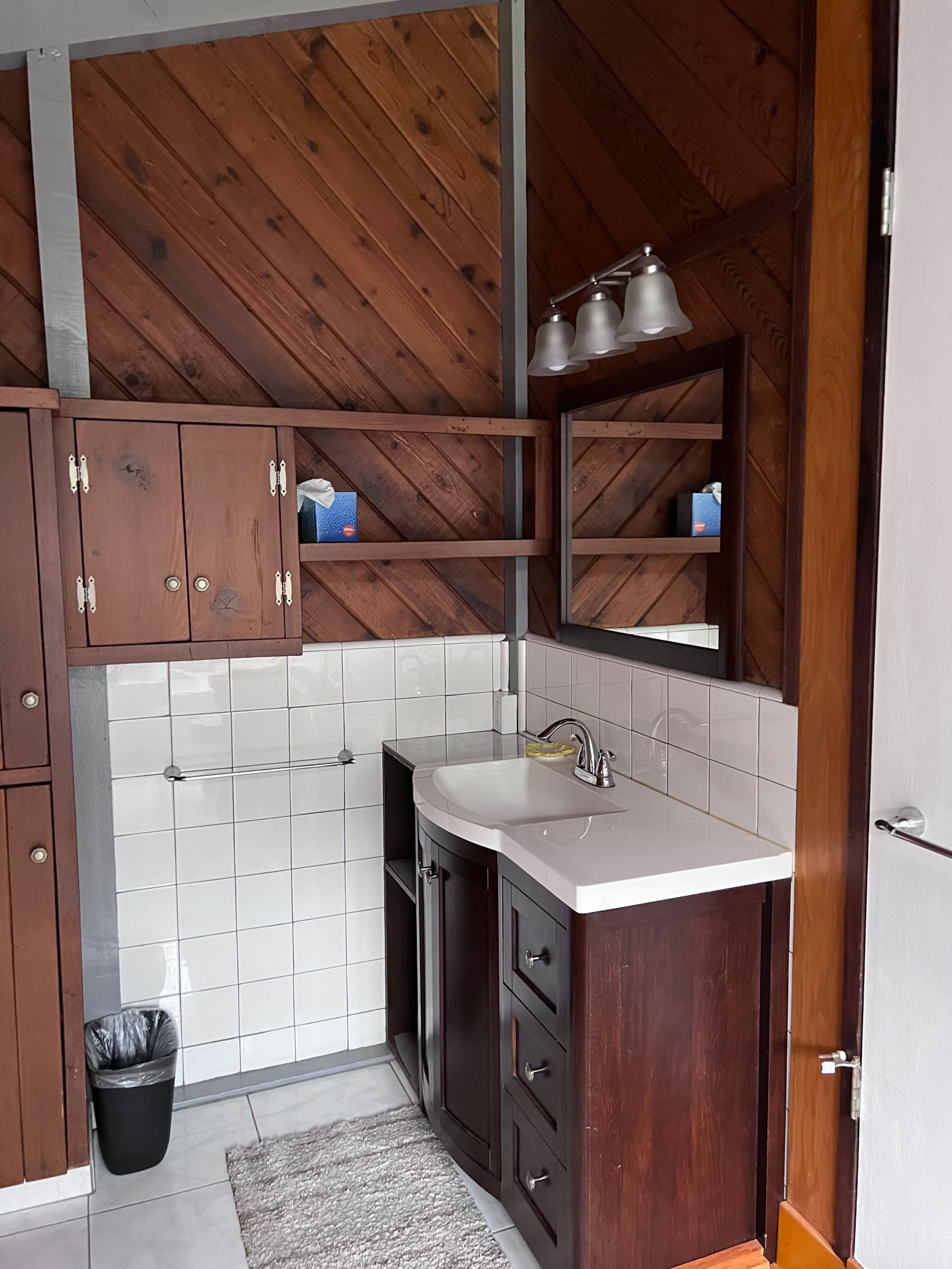 Home in Hilo · ★5.0 · 1 bedroom · 2 beds · 1 private bath - Image 43