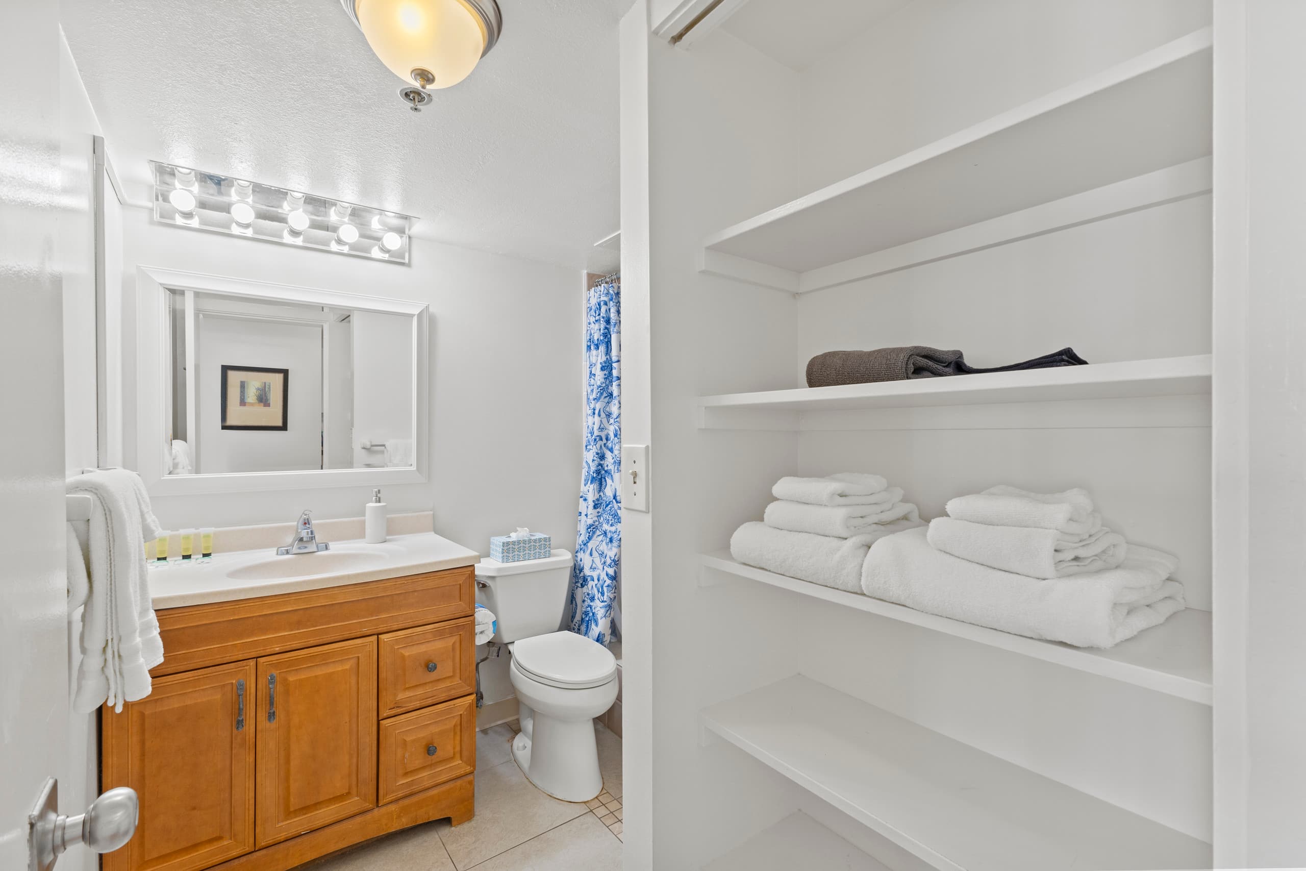 Condo in Honolulu · ★4.78 · 1 bedroom · 2 beds · 1 private bath - Image 7