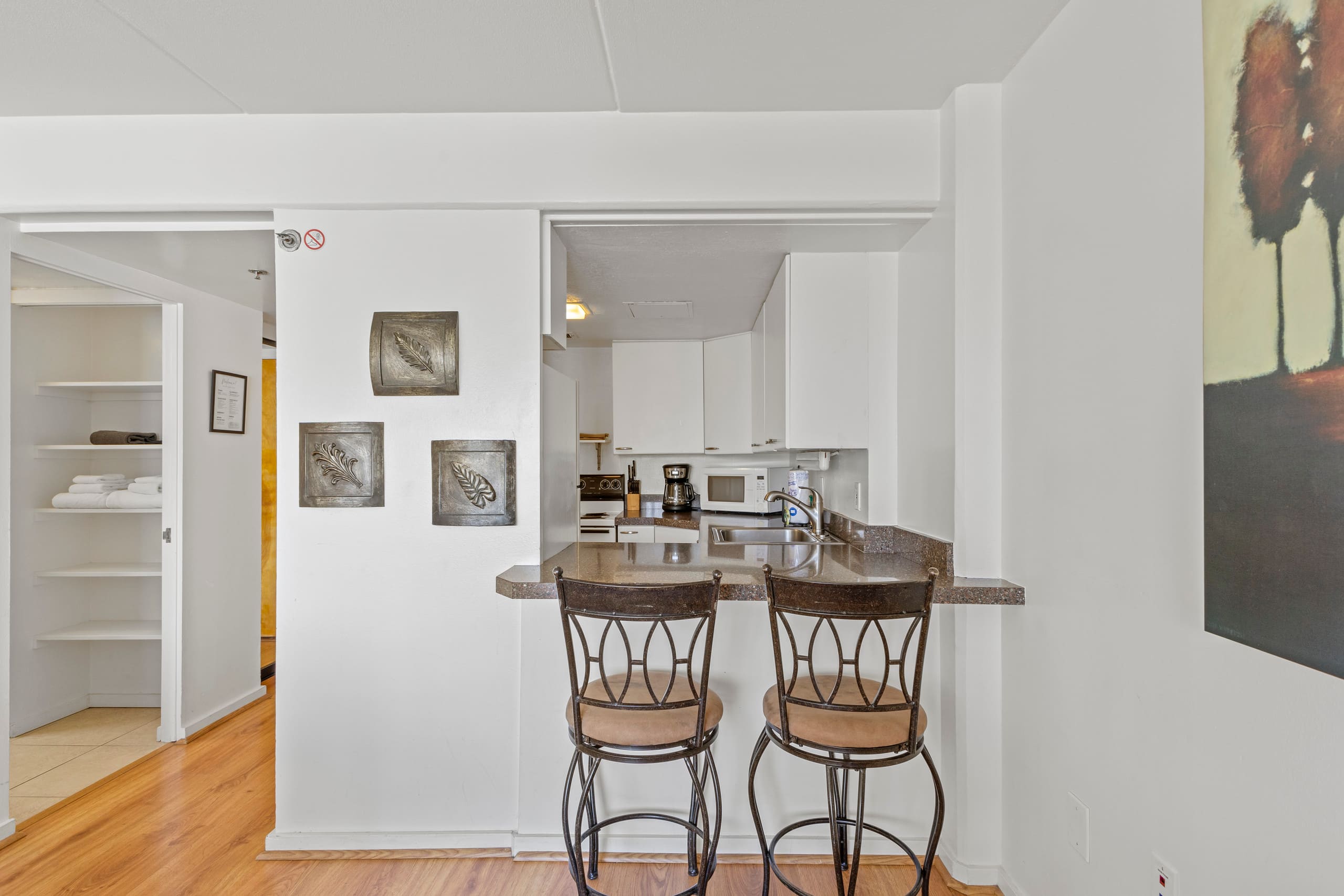 Condo in Honolulu · ★4.78 · 1 bedroom · 2 beds · 1 private bath - Image 9