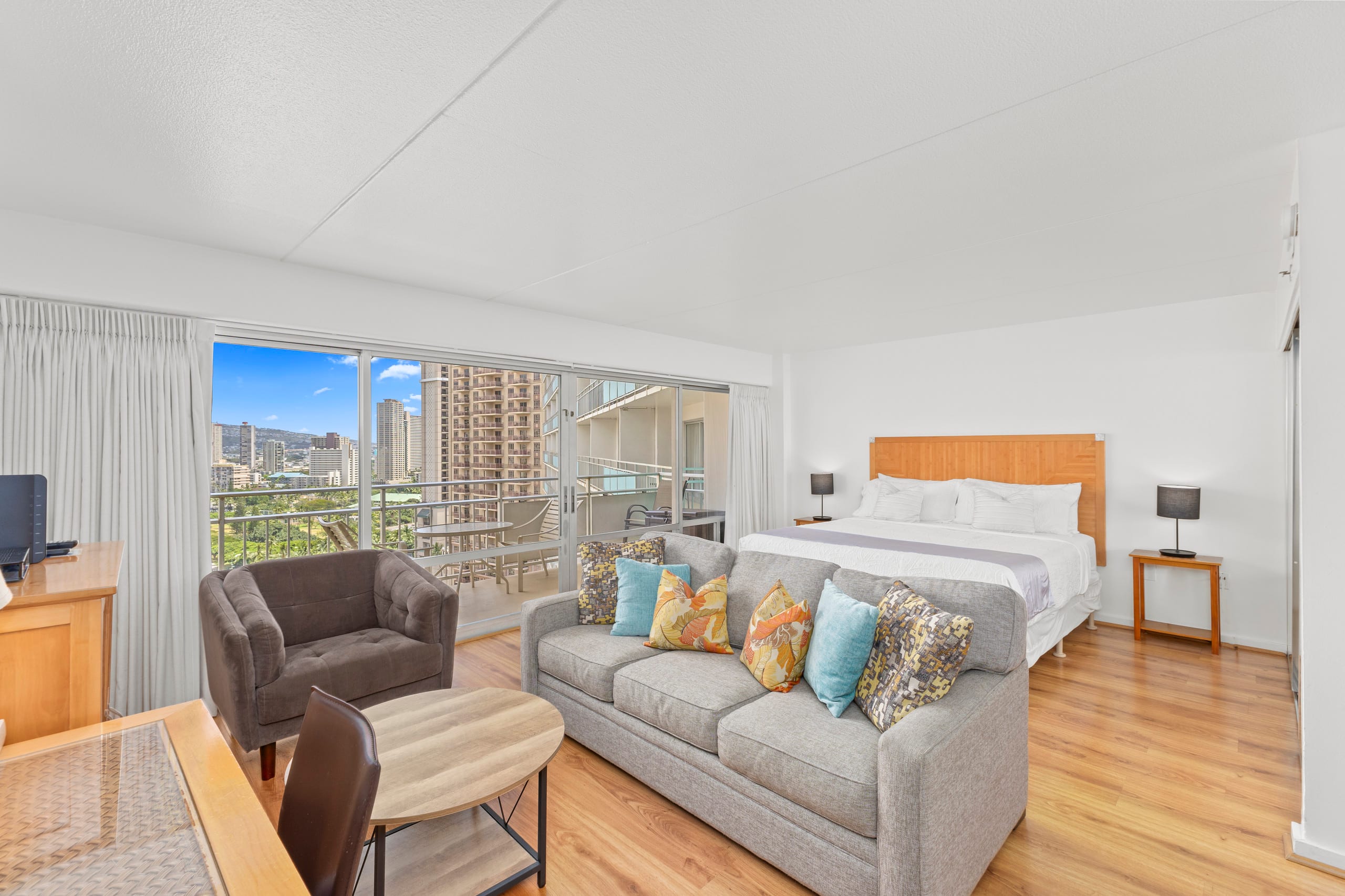 Condo in Honolulu · ★4.78 · 1 bedroom · 2 beds · 1 private bath - Image 5