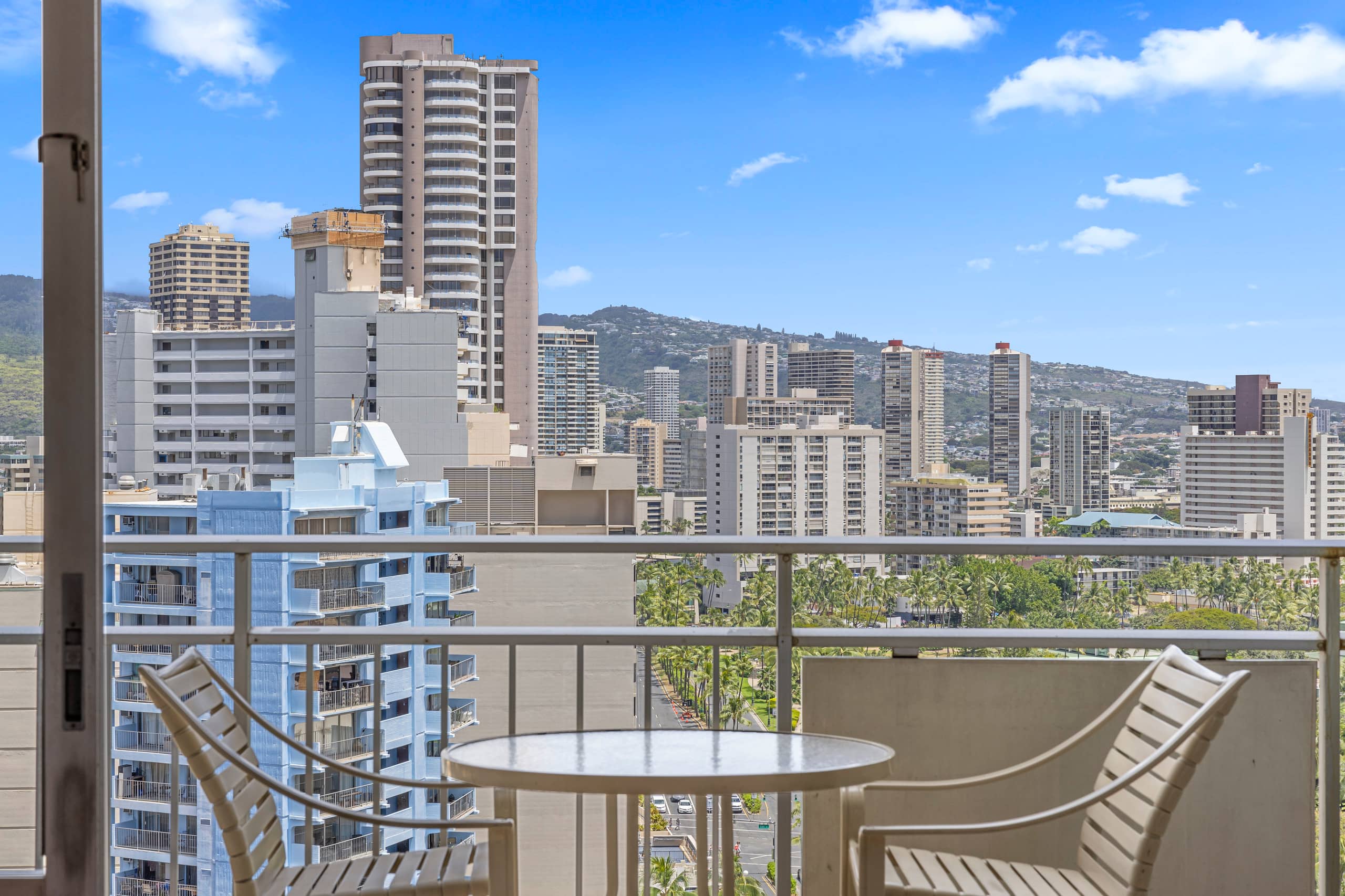 Condo in Honolulu · ★4.78 · 1 bedroom · 2 beds · 1 private bath - Image 1