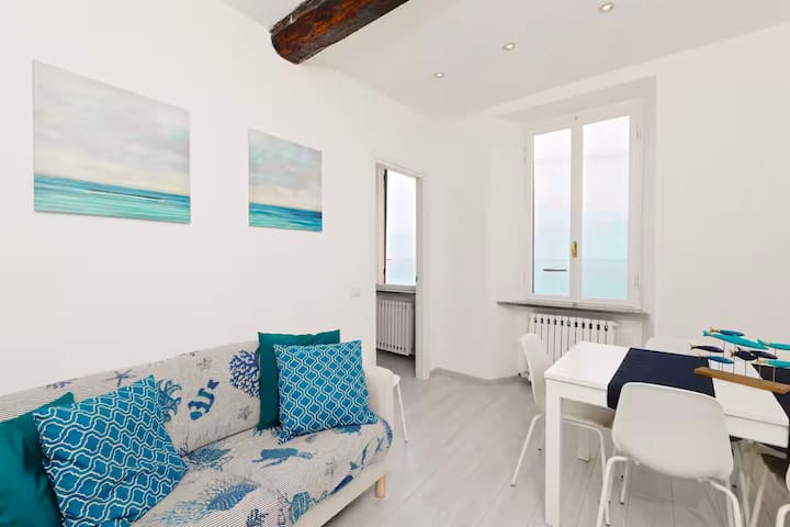 Sulla Spiaggia - On The Beach - Camogli