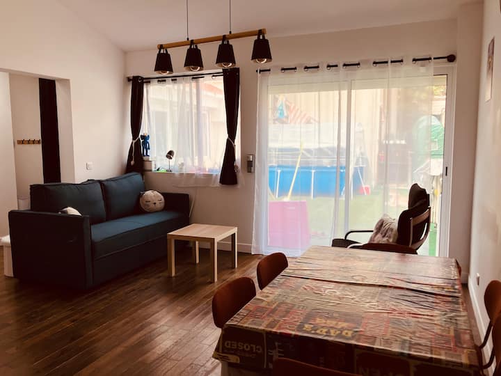Dépendance Cosy De 52 M² Pour 1 à 5 Personnes - La Courneuve