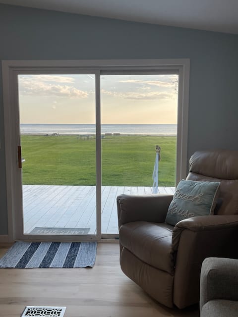 Bay City Lake House - Pets Welcome