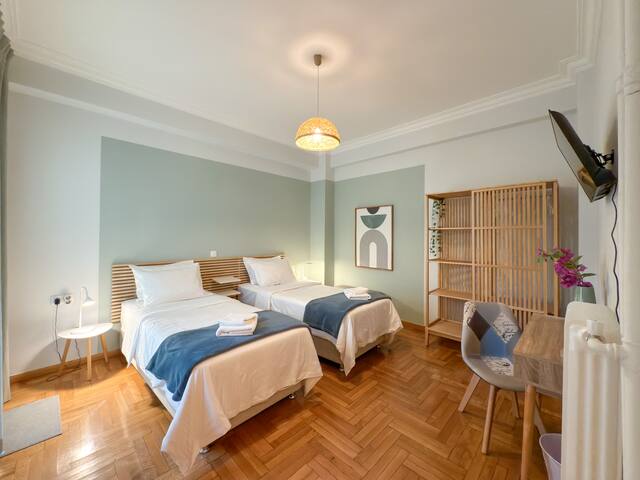 Acropolis view 4 bedroom flat gallery image 5