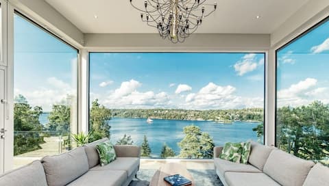 Top Airbnb: Exclusive archipelago villa - sea view & warm pool in Nacka