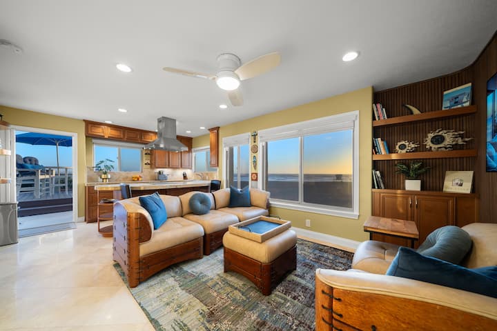 Beachfront Shoreline & Sand Views Huntington Beach - ハンティントン・ビーチ, CA