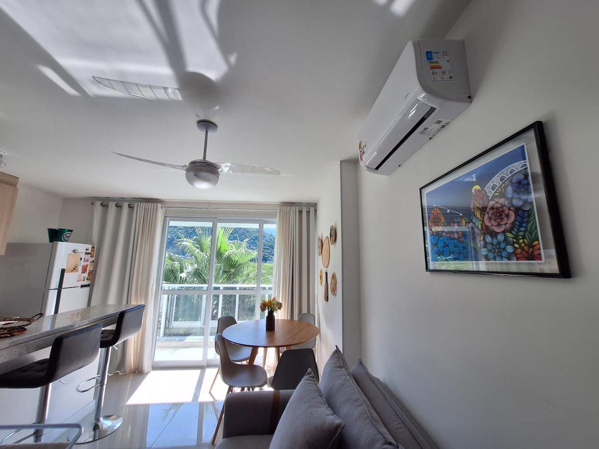 Top Airbnb: Apt with suite in Barra da Tijuca for up to 4 People em Barra Olímpica