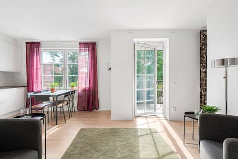 Successful Airbnb property: New apartment w balcony on cozy island Lidingö in Lidingö