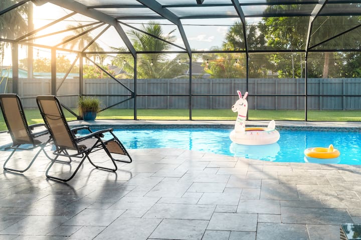 Modern luxury home, heated pool & pool table