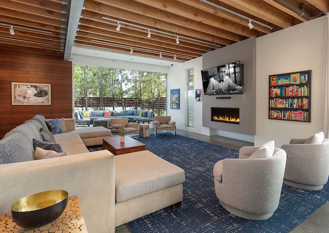 Architectural Masterpiece with Roof Deck