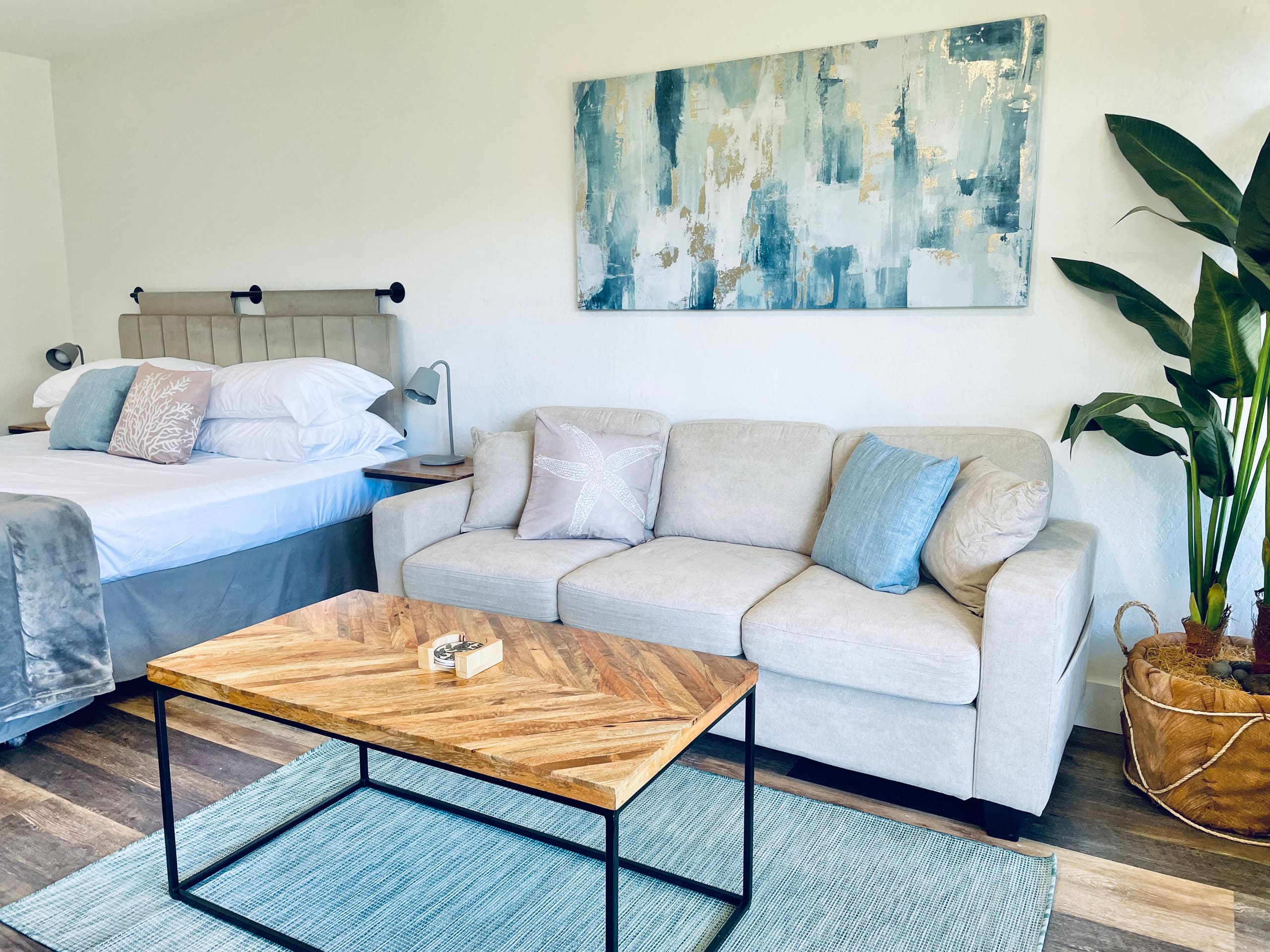 Across from Beach, Clean Condo with Pool & BBQ! - Image 2