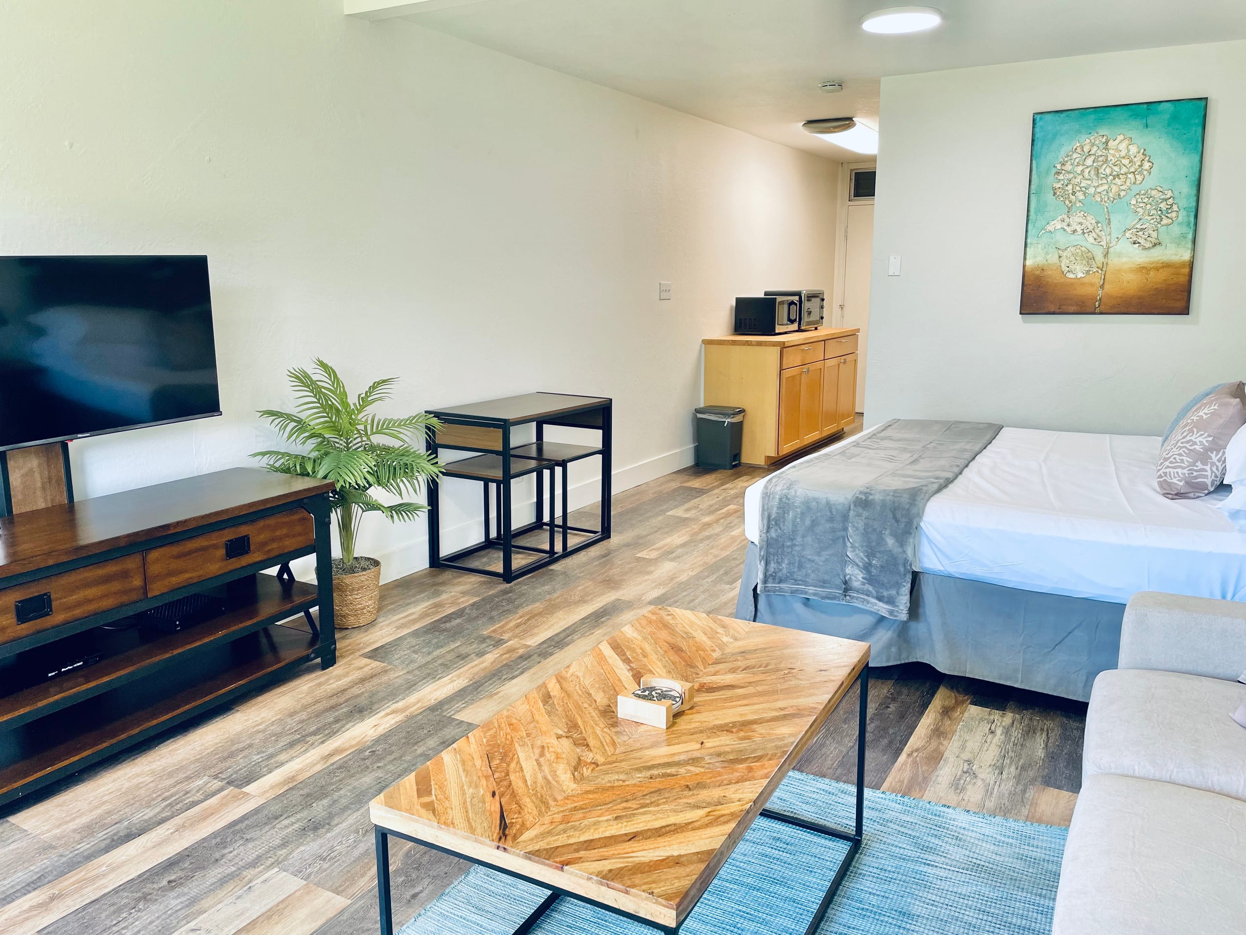 Across from Beach, Clean Condo with Pool & BBQ! - Image 30