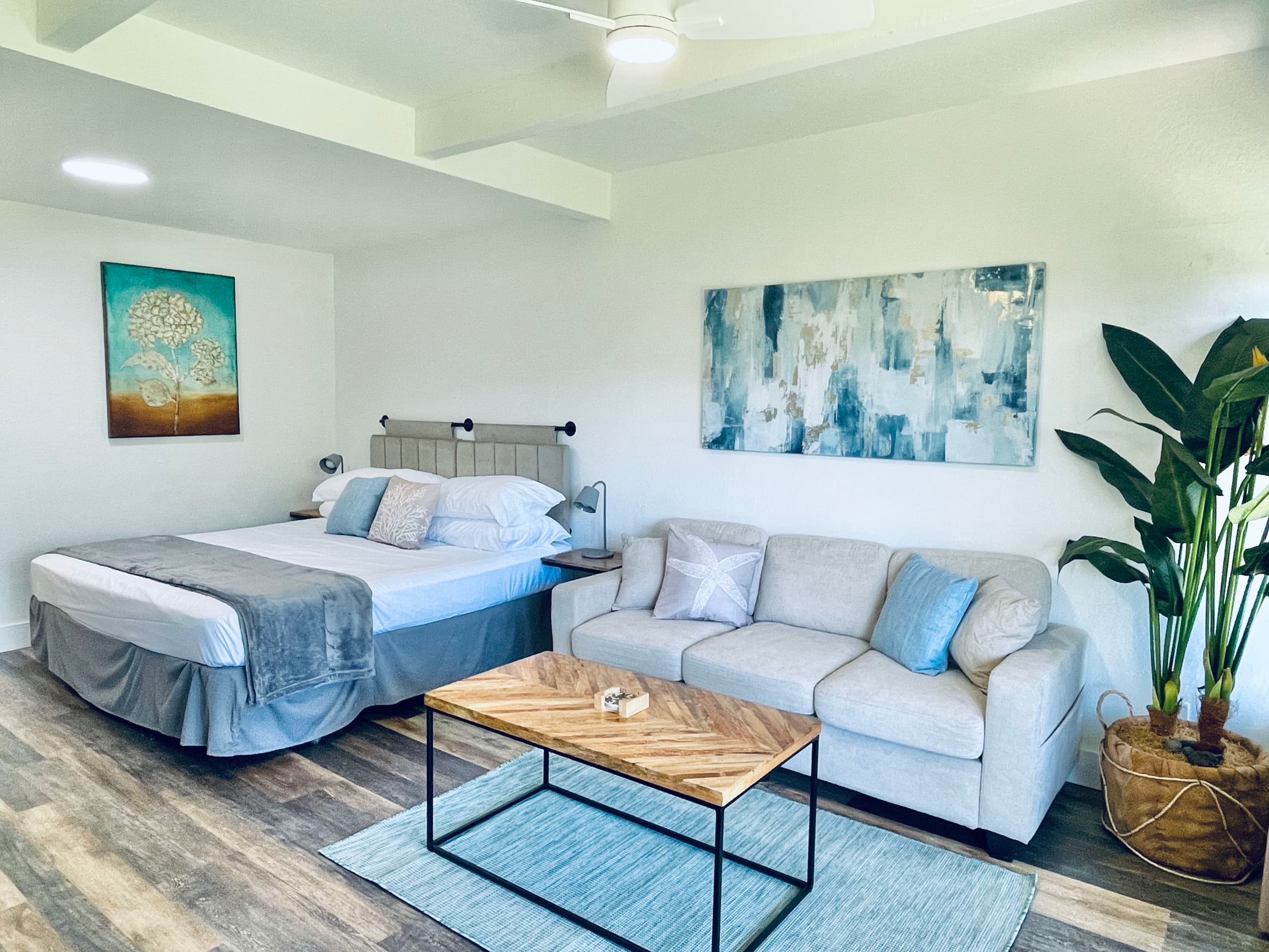 Across from Beach, Clean Condo with Pool & BBQ! - Image 25