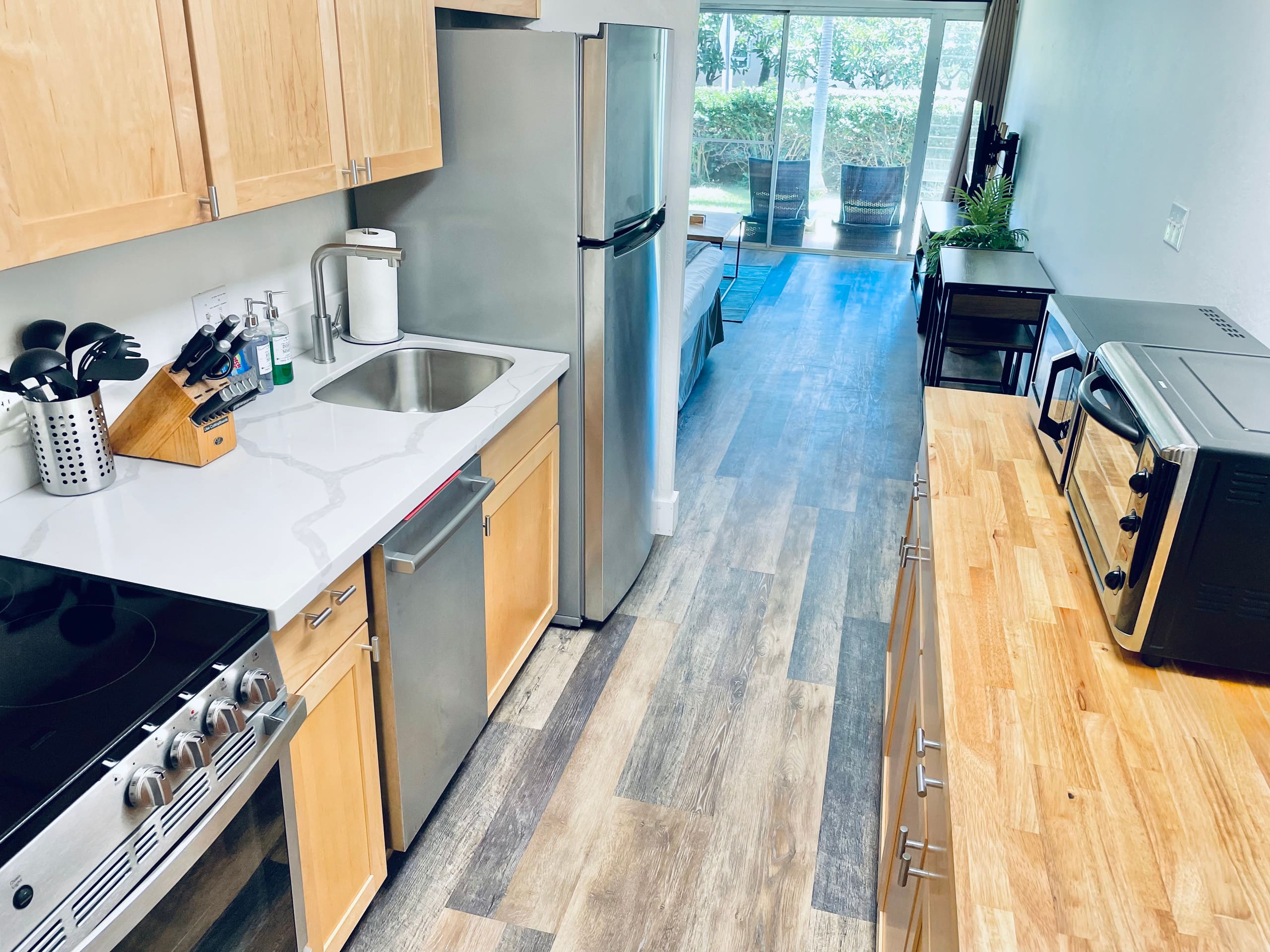 Across from Beach, Clean Condo with Pool & BBQ! - Image 5