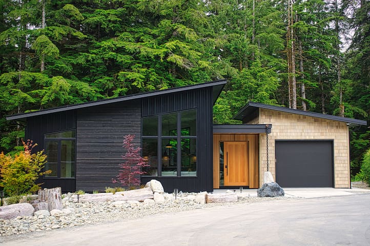 Refuge | Designer Home w/ Hot Tub and Forest View