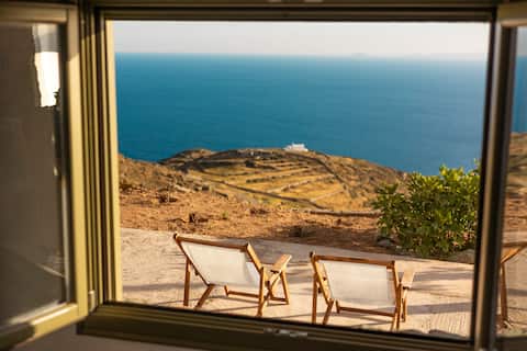 Pétra (MYLOI Folegandros Studios)
