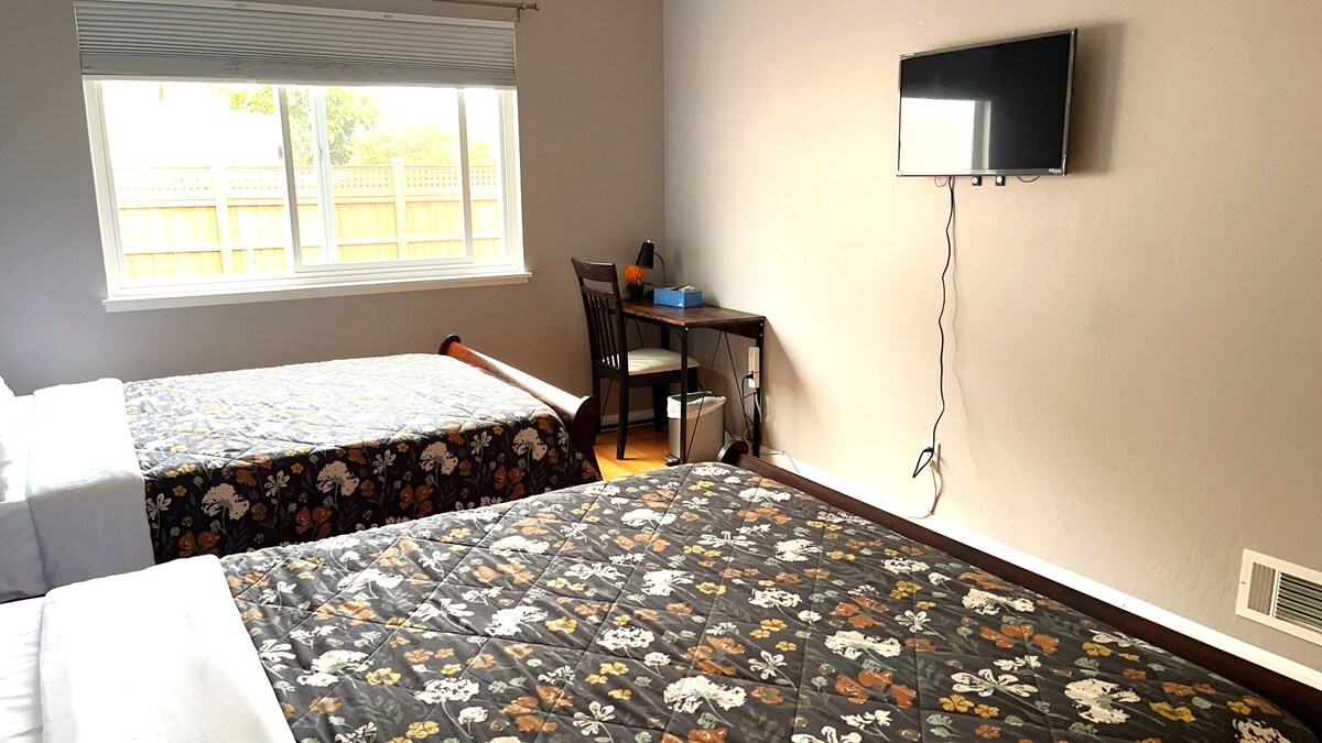 Матраците бяха наскоро заменени с по - меки.