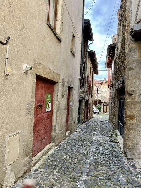 Pearl of the Moon in Auvergne